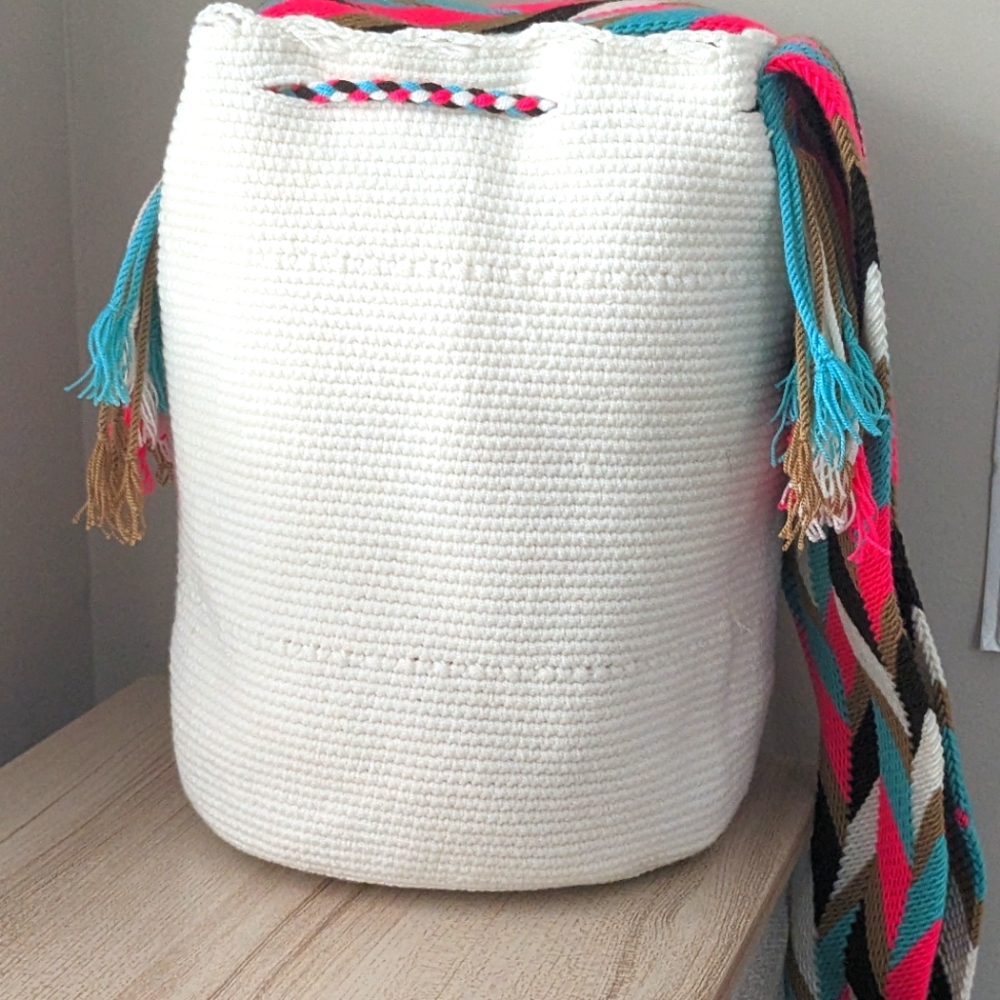 Wayuu Pink Butterfly Bag/ Handmade bag in cream color/ Size L. - Picture 6 of 9